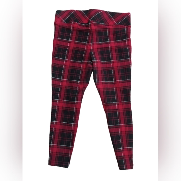 torrid Pants - Torrid Slim Fix Pants Capris Size 2 Red Black Plaid Legging Pull On Pixie